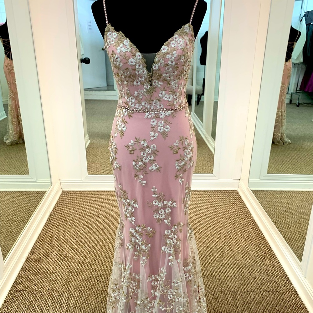 Gorgeous Val Stefani Size 8 gown #3494RK